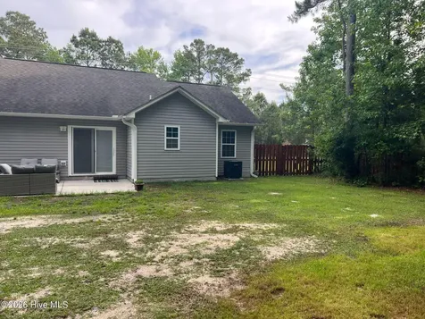 864 Old Folkstone Road Sneads Ferry NC 28460