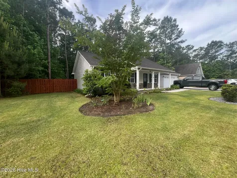 864 Old Folkstone Road Sneads Ferry NC 28460