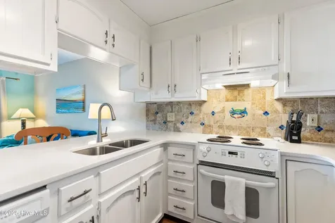 1008 Canal Drive Carolina Beach NC 28428