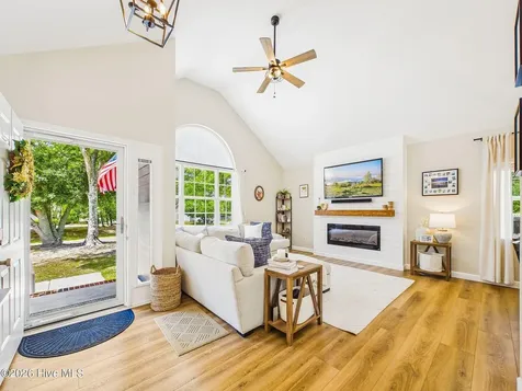 404 Kingsworth Lane SE Belville NC 28451