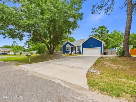 404 Kingsworth Lane SE Belville NC 28451