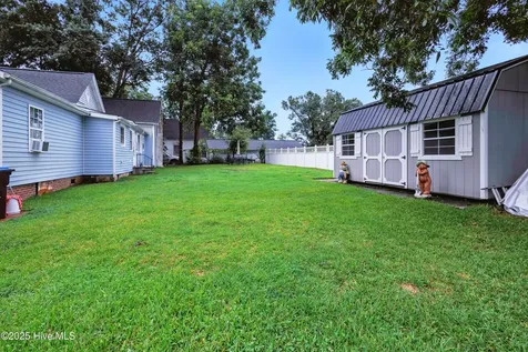 207 S Walker Street Burgaw NC 28425