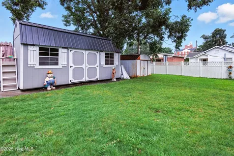207 S Walker Street Burgaw NC 28425