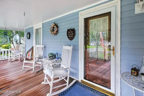 207 S Walker Street Burgaw NC 28425