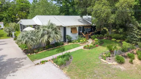 707 E Moore Street Southport NC 28461