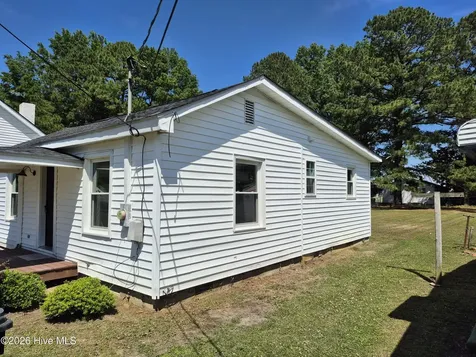 502 S Sycamore Street Fremont NC 27830