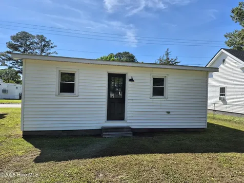 502 S Sycamore Street Fremont NC 27830