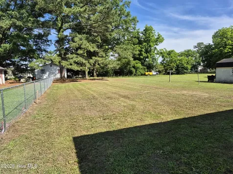 502 S Sycamore Street Fremont NC 27830