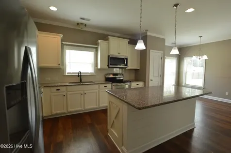 304 Vilas Way S Jacksonville NC 28546