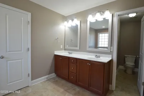 304 Vilas Way S Jacksonville NC 28546