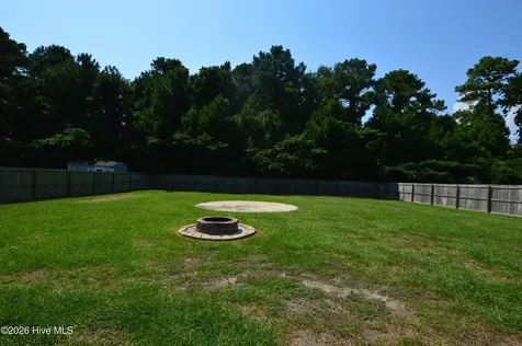 304 Vilas Way S Jacksonville NC 28546