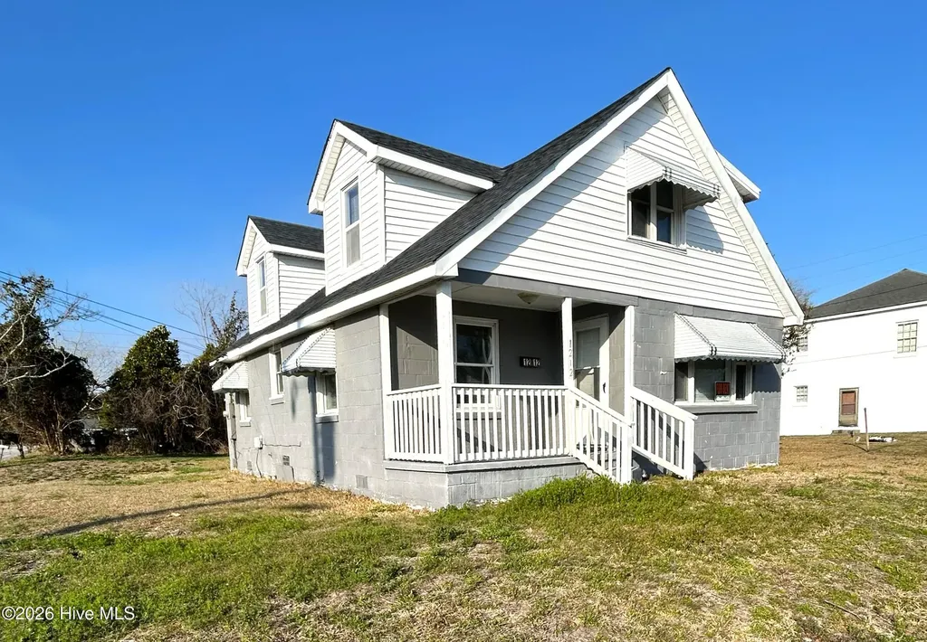1212 Fisher Street Morehead City NC 28557
