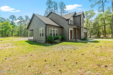 15641 Racoon Run Wagram NC 28396