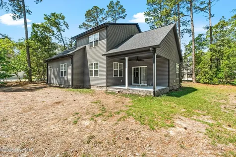 15641 Racoon Run Wagram NC 28396