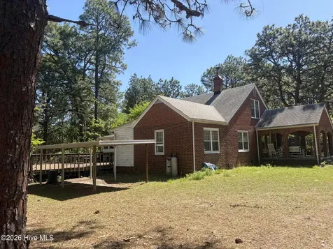 5324 Us 1 Highway Vass NC 28394