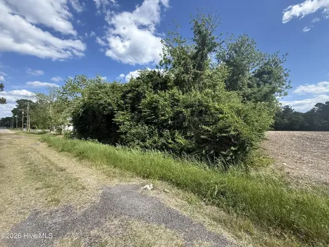 4 W Hayes Street Burgaw NC 28425