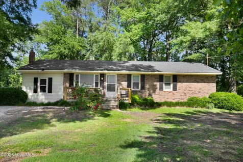 4007 Dennis Mclawhorn Road Ayden NC 28513