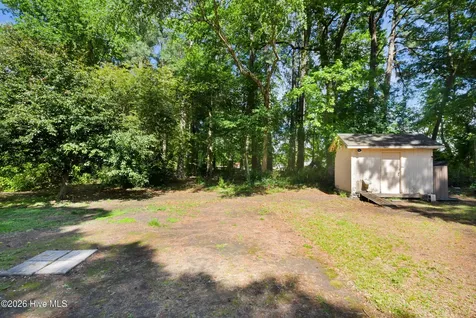 4007 Dennis Mclawhorn Road Ayden NC 28513