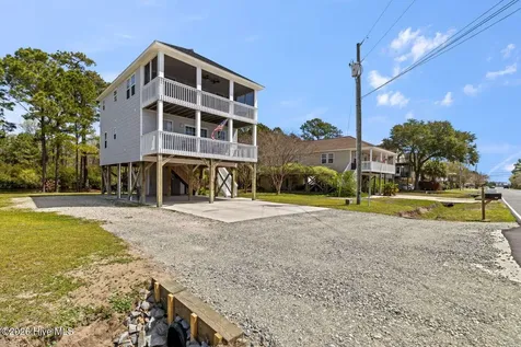 813 Driftwood Drive Hampstead NC 28443