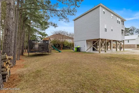 813 Driftwood Drive Hampstead NC 28443