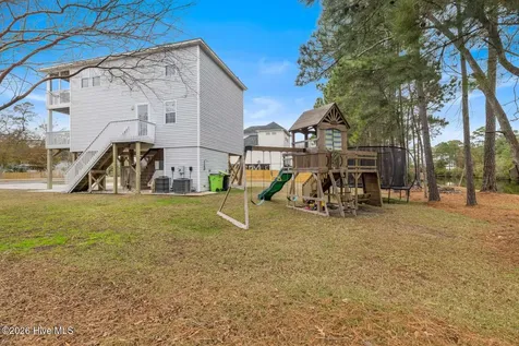 813 Driftwood Drive Hampstead NC 28443