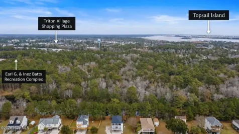 813 Driftwood Drive Hampstead NC 28443