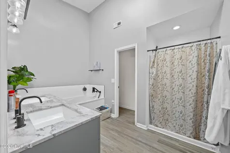 4156 Breezewood Drive Wilmington NC 28412