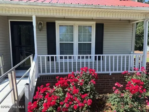 633 Fox Chase Lane Winterville NC 28590