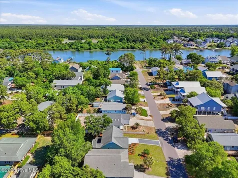 147 NE 19th Street Oak Island NC 28465