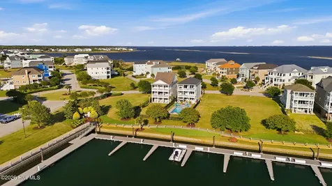 204 Back Street Newport NC 28570