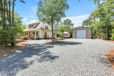 319 NE 42nd Street Oak Island NC 28465