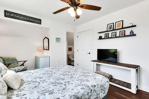 319 NE 42nd Street Oak Island NC 28465