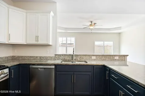 6421 Pinnacle Point Winnabow NC 28479