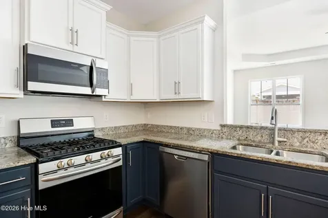 6421 Pinnacle Point Winnabow NC 28479