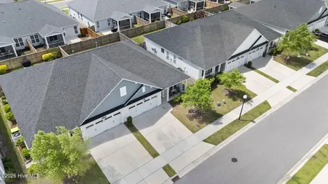 6421 Pinnacle Point Winnabow NC 28479