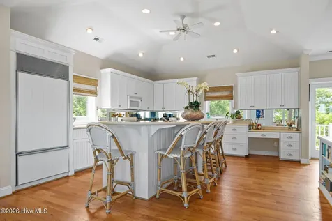 2106 Evans Street Morehead City NC 28557