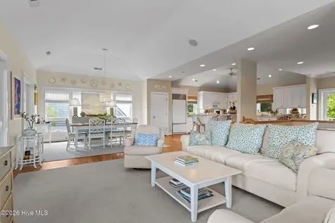 2106 Evans Street Morehead City NC 28557