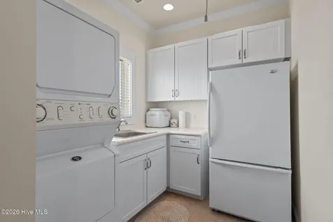2106 Evans Street Morehead City NC 28557