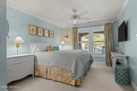 2106 Evans Street Morehead City NC 28557