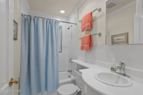 2106 Evans Street Morehead City NC 28557