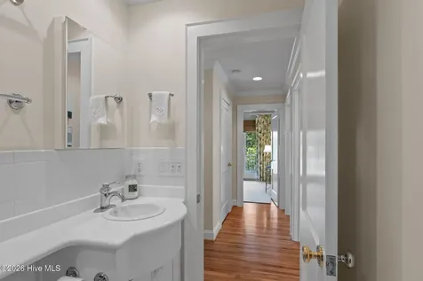 2106 Evans Street Morehead City NC 28557