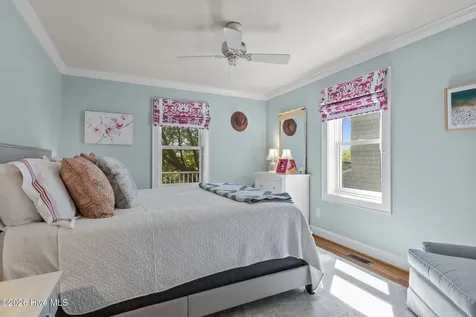 2106 Evans Street Morehead City NC 28557