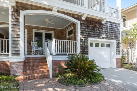 2106 Evans Street Morehead City NC 28557