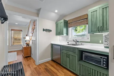 2106 Evans Street Morehead City NC 28557