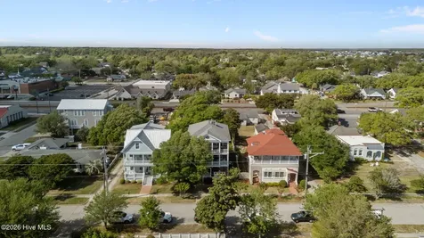 2106 Evans Street Morehead City NC 28557