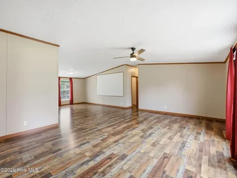 135 Hotel Branch Lane Richlands NC 28574