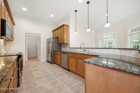 4302 Peninsula Point Greenville NC 27834