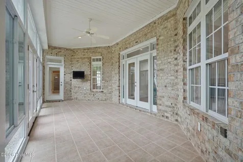 4302 Peninsula Point Greenville NC 27834