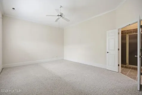 4302 Peninsula Point Greenville NC 27834