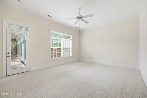 4302 Peninsula Point Greenville NC 27834